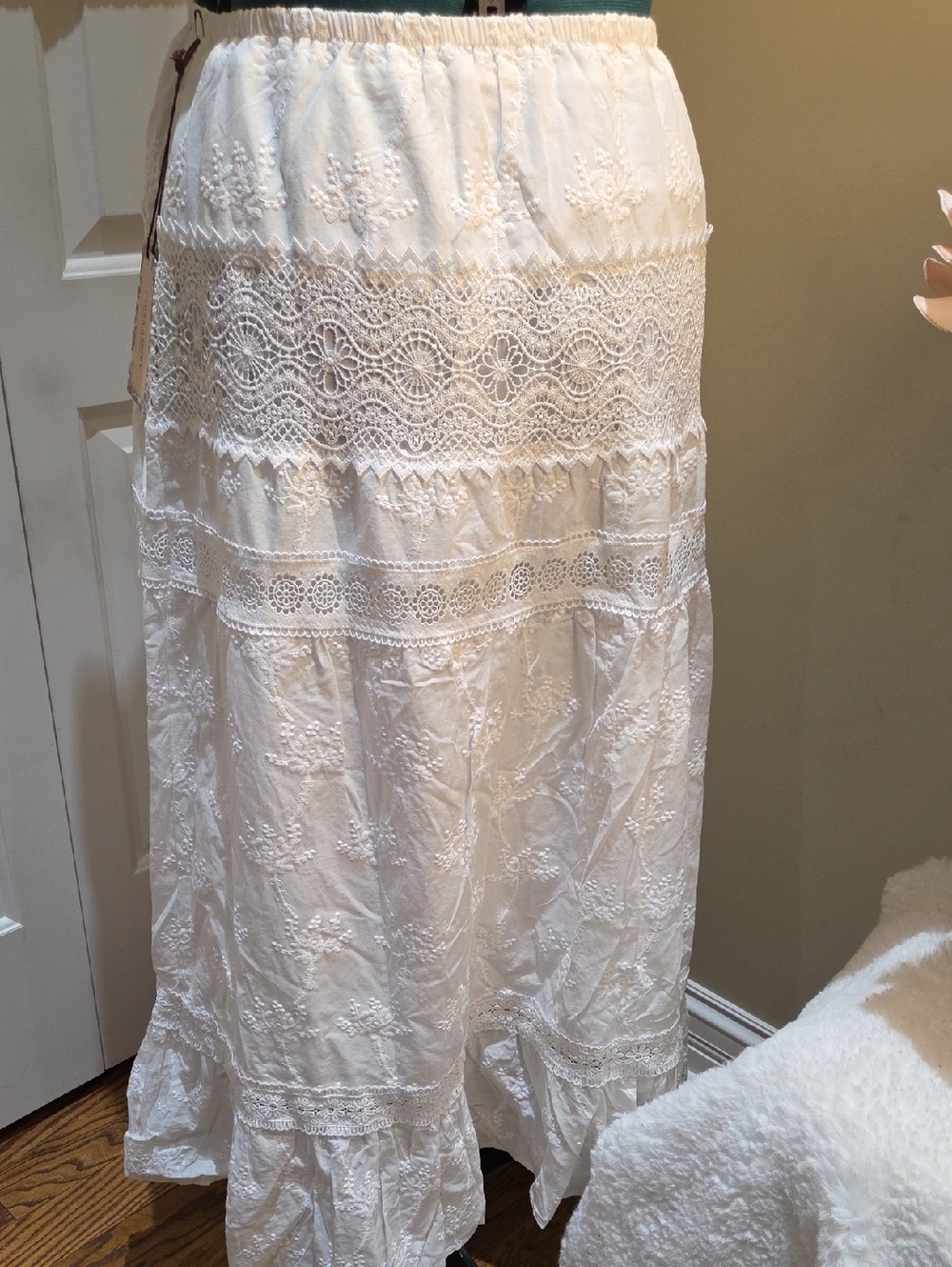 Laura Ashley White Eyelet Maxi Skirt - Picture 6 of 16